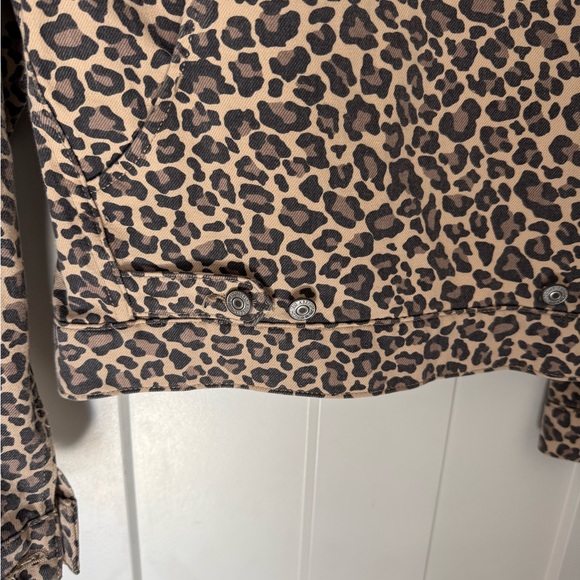 A&F Leopard Jacket - Picture 4 of 5
